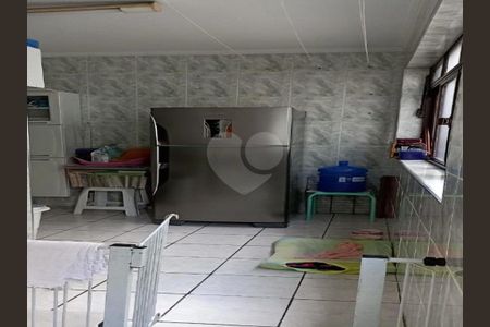 4_photo/94ce024bd3.2b7ed266e2b18a42-ATLAS-1c8fb179-5d73-4bd8-a8f6-a01b3925c9d2.jpg de casa à venda com 5 quartos, 217m² em Aparecida, Santos