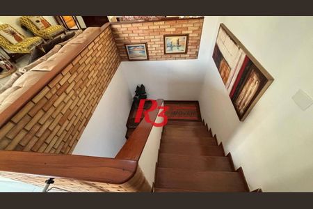 5_photo/94ce024c47.4f48e483d4bcdc3b-ATLAS-19c72e40-02d5-48d7-a089-e3e40fd6e011.jpg de casa à venda com 3 quartos, 157m² em Embaré, Santos