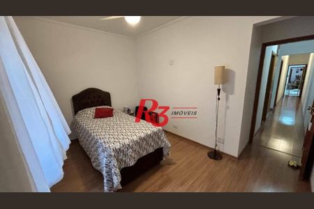 34_photo/94ce024c47.4f48e483d4bcdc3b-ATLAS-6235b662-e4a7-4953-b782-3e8ce4112d03.jpg de casa à venda com 3 quartos, 157m² em Embaré, Santos