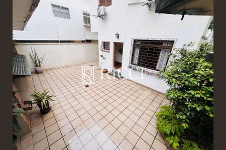 47_photo/94ce024caf.daef4070947673a7-ATLAS-7f99507f-c8ab-4ed9-b26f-b4a5a9fffd41.jpg de casa à venda com 4 quartos, 350m² em Embaré, Santos