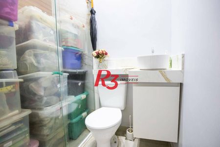 13_photo/94ce024cb7.ddd93b8d3a708c49-ATLAS-8c05213f-d2a7-4d2a-9539-75a74e323be6.jpg de casa à venda com 2 quartos, 89m² em Embaré, Santos