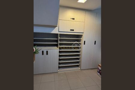 18_photo/94ce024d9b.c337e612b8e8cd55-ATLAS-03a5f813-64cb-440c-b2a5-9a459197d6ab.jpg de casa à venda com 5 quartos, 267m² em Embaré, Santos