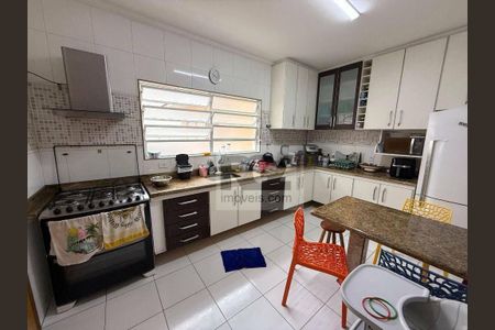 3_photo/94ce024dad.04f4efb4ec0e2ec3-ATLAS-d7cbd5e0-e399-4a70-9051-6dd70cdc2177.jpg de casa à venda com 5 quartos, 258m² em Embaré, Santos