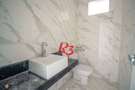 8_photo/94ce024dbf.5b63f18bcccc212e-ATLAS-6d53e5f3-6926-4e6b-8047-a58766b0c308.jpg de casa à venda com 3 quartos, 236m² em Embaré, Santos