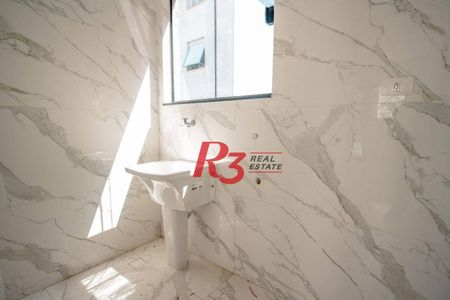 17_photo/94ce024dbf.5b63f18bcccc212e-ATLAS-9df9311e-efa6-4372-a6ac-88dd480aa312.jpg de casa à venda com 3 quartos, 236m² em Embaré, Santos