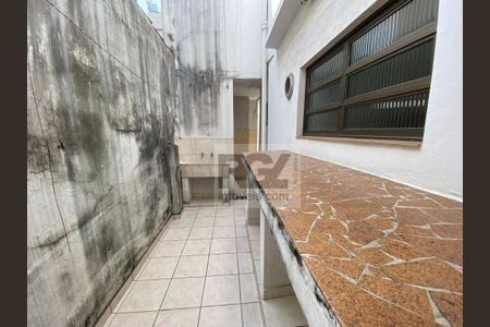 1_photo/94ce024e1f.131c711fc740dfc3-ATLAS-06359352-8aee-42e7-abe3-b58e3df9ad30.jpg de casa à venda com 3 quartos, 210m² em Embaré, Santos