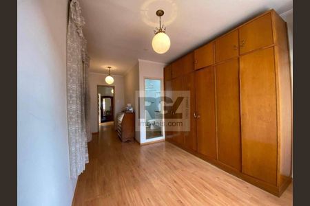 10_photo/94ce024e1f.131c711fc740dfc3-ATLAS-27e302a2-02f3-4490-ab9f-2e129bcdc182.jpg de casa à venda com 3 quartos, 210m² em Embaré, Santos