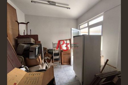 8_photo/94ce024e1f.131c711fc740dfc3-ATLAS-2e65e8f0-7a4b-4f22-99bb-6a5d17eda6ae.jpg de casa à venda com 3 quartos, 210m² em Embaré, Santos