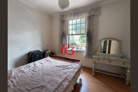 3_photo/94ce024e1f.131c711fc740dfc3-ATLAS-68d06c97-6dce-4888-89b2-cf33831cbe1f.jpg de casa à venda com 3 quartos, 210m² em Embaré, Santos