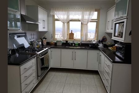 4_photo/94ce024e39.0bf895571deddd4a-ATLAS-bf3d85cf-c882-4fd3-996b-ae3bda61b2a4.jpg de apartamento à venda com 4 quartos, 380m² em Embaré, Santos