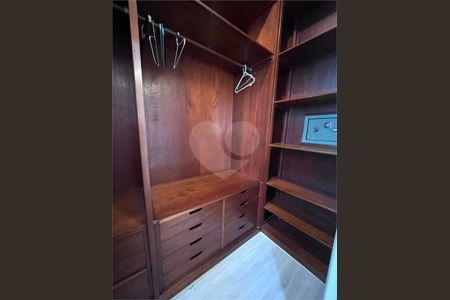 37_photo/94ce0251fb.461d42f4ca67fa43-ATLAS-9c1b24bc-8e8b-4320-9799-0f3f8e2afda3.jpg de casa à venda com 4 quartos, 310m² em Embaré, Santos