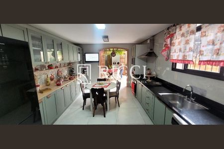 9_photo/94ce025287.719fbdc320448c84-ATLAS-269dfabc-8d2a-452f-b65b-25e503690f5c.jpg de casa à venda com 3 quartos, 240m² em Embaré, Santos