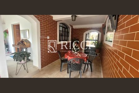 37_photo/94ce025287.719fbdc320448c84-ATLAS-8253a0f4-171f-410a-8ae4-82ff4d34e2e4.jpg de casa à venda com 3 quartos, 240m² em Embaré, Santos