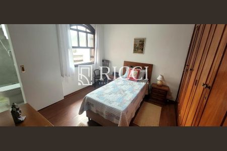 27_photo/94ce025287.719fbdc320448c84-ATLAS-bf07d871-4b7f-4912-809f-0bf97e6d786b.jpg de casa à venda com 3 quartos, 240m² em Embaré, Santos