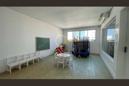 11_photo/94ce0252fb.d3afa1b175dab86e-ATLAS-6af3d387-159f-4e68-955a-6cc43a0d3c91.jpg de apartamento à venda com 3 quartos, 150m² em Embaré, Santos