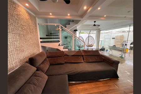 10_photo/94ce0252ff.42fc04046762a4be-ATLAS-ae823c8c-b045-45d0-8d8c-62453f8410a5.jpg de casa à venda com 3 quartos, 155m² em Embaré, Santos