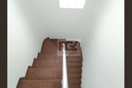 6_photo/94ce0253af.dc8bbd111761e841-ATLAS-1517f4e4-78c7-411c-8694-af73dcb2a9e4.jpg de casa à venda com 3 quartos, 202m² em Embaré, Santos