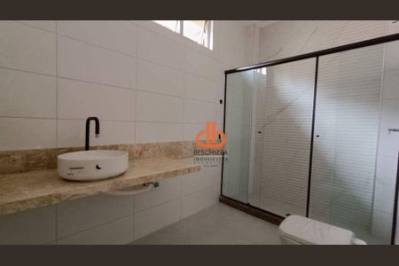 24_photo/94ce0253af.dc8bbd111761e841-ATLAS-76d4c4ea-a192-42e4-8429-67a7ac89af0a.jpg de casa à venda com 3 quartos, 210m² em Embaré, Santos