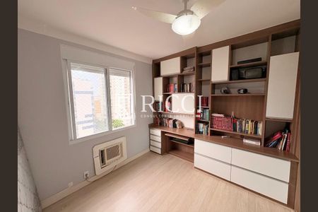 30_photo/94ce0253bb.b72a1554195018dc-ATLAS-fd03e688-76c0-49b0-815b-d182de5aa6b2.jpg de apartamento à venda com 5 quartos, 410m² em Embaré, Santos