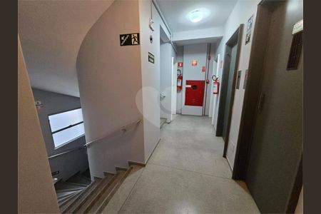 5_photo/94ce0254f9.e9e7bffe1f964319-ATLAS-01aede2a-6a18-42c6-b0c5-640ff6cd4d28.jpg de apartamento à venda com 1 quarto, 60m² em Boqueirão, Santos