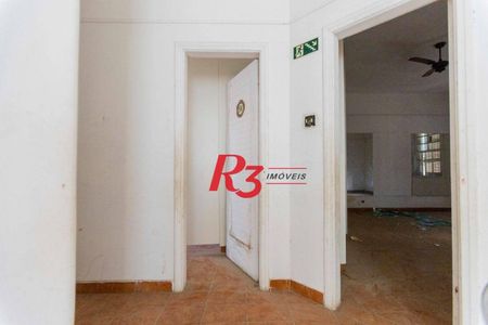 42_photo/94ce026b3d.4cea1a0b3f6bbd2f-ATLAS-8944e2db-e483-4452-8974-e2c364a04785.jpg de casa à venda com 4 quartos, 258m² em Ponta da Praia, Santos