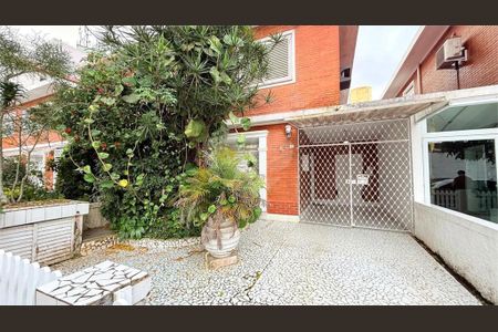 2_photo/94ce026b45.445c0bca81181d7a-ATLAS-dd799089-f29a-43ca-9b8f-2bdf1127a58d.jpg de casa à venda com 3 quartos, 176m² em Ponta da Praia, Santos