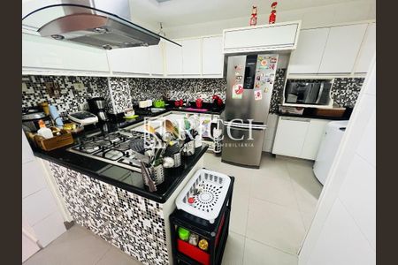 30_photo/94ce0300e5.8104fd849fbed33f-ATLAS-dff9e8f6-4efd-40e2-9ae6-75868fb008ec.jpg de apartamento à venda com 3 quartos, 130m² em Boqueirão, Santos