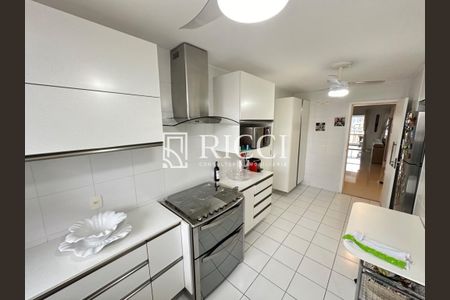 21_photo/94ce030593.08e8b3ca6c0cdd81-ATLAS-d99aef2d-cb56-412e-adbd-ce3ee797d5ed.jpg de apartamento à venda com 3 quartos, 181m² em Gonzaga, Santos