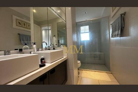 5_photo/94ce030593.4fcfe45bcfaf8c27-ATLAS-0f59090e-a36b-47c4-ab84-c256ed682c0e.jpg de apartamento à venda com 3 quartos, 181m² em Gonzaga, Santos