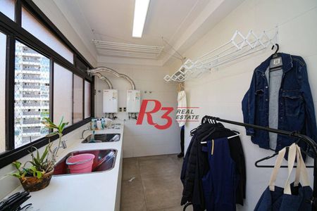 37_photo/94ce0306c1.91f71baec1514996-ATLAS-b21e5a0e-d59d-4e5d-b3a1-8a97da2ba6bf.jpg de apartamento à venda com 3 quartos, 360m² em Boqueirão, Santos