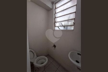 38_photo/94ce0306f5.f279df7ab7105e24-ATLAS-6b71a78c-07d8-4d97-9e6b-7b0a5e4463ed.jpg de casa para alugar com 10 quartos, 305m² em Boqueirão, Santos