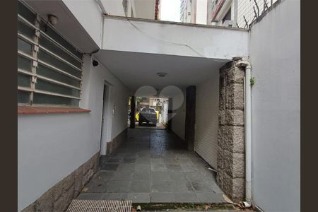 5_photo/94ce0306f5.f279df7ab7105e24-ATLAS-edaa46ae-87d9-418d-8220-9c65f70604f1.jpg de casa para alugar com 10 quartos, 305m² em Boqueirão, Santos