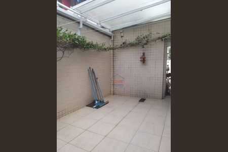 7_photo/94ce030807.ee31d1fd9df23408-ATLAS-df8b623e-d563-40e8-bc3b-b17a773e2d8c.jpg de casa à venda com 3 quartos, 161m² em Boqueirão, Santos