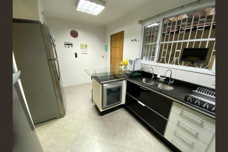 4_photo/94ce030843.4cea1a0b3f6bbd2f-ATLAS-8cf53d83-5ebb-4ce0-b1a5-561db457433a.jpg de casa à venda com 3 quartos, 134m² em Boqueirão, Santos