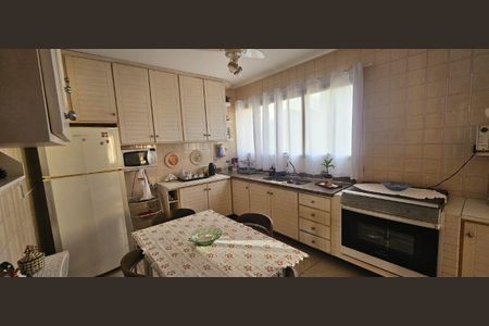 3_photo/94ce0308bb.3ee15f017ff1b7a8-ATLAS-3e053fa8-9c58-4d69-9ac2-4bf1b4908b23.jpg de apartamento para alugar com 4 quartos, 180m² em Gonzaga, Santos