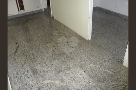 34_photo/94ce0308dd.18e6ac91b37a8e88-ATLAS-d3b944f2-7352-4a93-bc93-432627da4d3c.jpg de casa à venda com 6 quartos, 385m² em Vila Matias, Santos