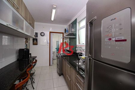 8_photo/94ce03097f.b399ca2651065e99-ATLAS-860eee66-b341-4398-8d23-e2843fa008bc.jpg de casa à venda com 3 quartos, 136m² em Gonzaga, Santos