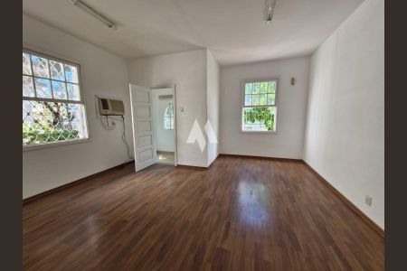 9_photo/94ce03099f.59b9fa3339c8dcb8-ATLAS-3a4f0359-5ed8-490c-88a1-0ebf0df418b6.jpg de casa à venda com 4 quartos, 246m² em Boqueirão, Santos