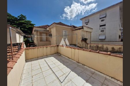 10_photo/94ce03099f.59b9fa3339c8dcb8-ATLAS-3bd1bd69-e856-45d1-acdb-22584071ab05.jpg de casa à venda com 4 quartos, 246m² em Boqueirão, Santos