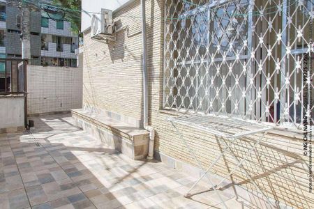 30_photo/94ce0309cd.f14d7a494a64fc38-ATLAS-7b03e014-4751-4e53-95f5-461aa4fbd6c8.jpg de casa à venda com 3 quartos, 130m² em Boqueirão, Santos