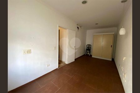 5_photo/94ce030a2b.cb4a3f4e1d4d223a-ATLAS-dd8fb981-9143-4cd9-986c-21c81bc6abf6.jpg de casa para alugar com 3 quartos, 150m² em Boqueirão, Santos