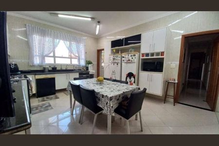 4_photo/94ce030a2d.6618d879b31b9a75-ATLAS-7b1a37b4-b947-4542-b47e-5b29f92a2a0f.jpg de casa à venda com 5 quartos, 328m² em Boqueirão, Santos