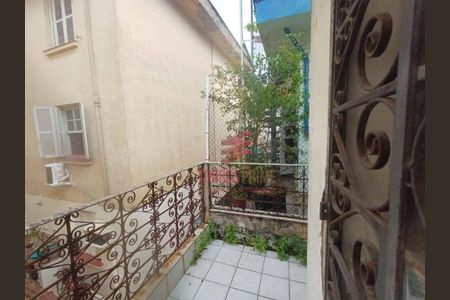 5_photo/94ce030a7d.08f922be3a726ba4-ATLAS-649fa6cd-e570-4735-8c4f-b74e54eb3bb3.jpg de casa à venda com 3 quartos, 126m² em Encruzilhada, Santos