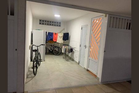 4_photo/94ce030c0b.c959bf8482b0754d-ATLAS-fe06cfc5-ef27-4c9e-bbda-4ddfe78741d4.jpg de casa à venda com 3 quartos, 180m² em Gonzaga, Santos