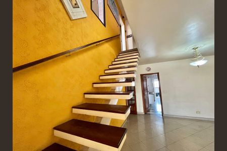 2_photo/94ce030ded.9fde2b1beaf38236-ATLAS-1bcf5ba7-b663-47e8-b941-d3b6e60c2324.jpg de casa à venda com 4 quartos, 332m² em Gonzaga, Santos