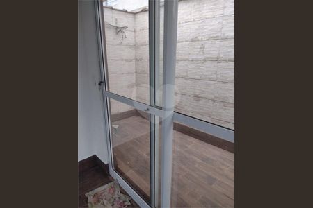 5_photo/94ce030e9b.ee31d1fd9df23408-ATLAS-4afa7e61-9568-4807-b879-17bd2b43ab46.jpg de casa à venda com 1 quarto, 164m² em Gonzaga, Santos