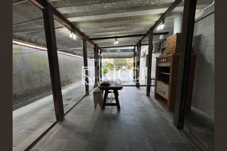 26_photo/94ce030e9d.49e5f4e107e90c19-ATLAS-856be666-9880-4cb6-852c-0eb1e0c7e234.jpg de casa à venda com 4 quartos, 680m² em Gonzaga, Santos