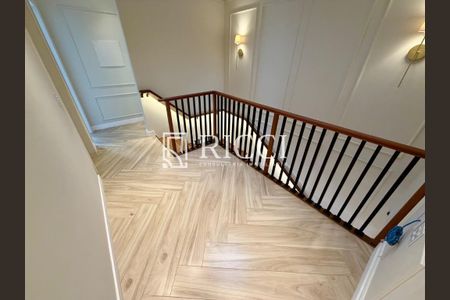 18_photo/94ce030f51.f861ecc718bdcbd7-ATLAS-666535b2-e6e4-4094-bfec-0deeba09e77f.jpg de casa à venda com 3 quartos, 200m² em Gonzaga, Santos