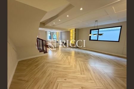 3_photo/94ce030f51.f861ecc718bdcbd7-ATLAS-68cfc539-e414-40f5-9e24-0b4162ebc0c0.jpg de casa à venda com 3 quartos, 200m² em Gonzaga, Santos