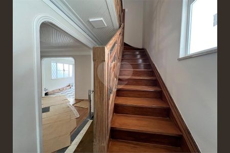 5_photo/94ce030fdb.4bd2615f33144f40-ATLAS-1ffdc925-307a-4c04-a066-e4b68bedd288.jpg de casa para alugar com 3 quartos, 180m² em Gonzaga, Santos